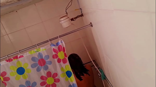 Sehen Sie sich ein wunderschönes, sexy Teenie-Video an