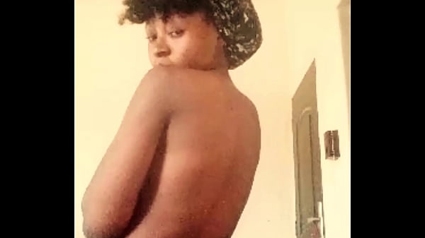 Young sexy babe has some fun outside her momma&rsquo_s room