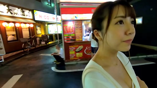 Ich verführe ernsthaft einen JD in einem Yukata, der die Teezeremonie genießt und SSS im Gesicht hat! Lustvoller und unanständiger Sex in heißen Quellen, der eine Figur zeigt, die weit von der lockeren und flauschigen Atmosphäre entfernt ist!