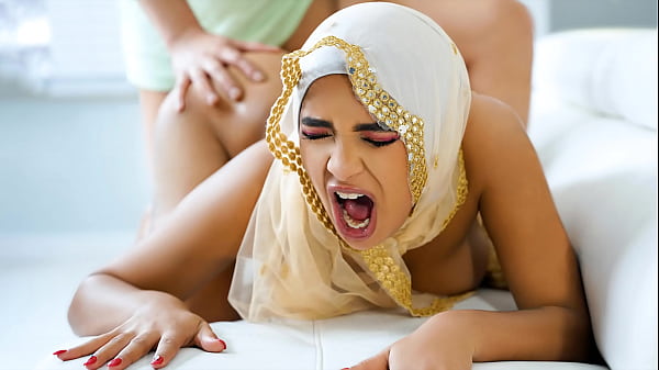 Meine Hijab-Freundin zum Ficken überreden, die aufgrund ihrer Kultur keinen Sex haben darf – Hijablust