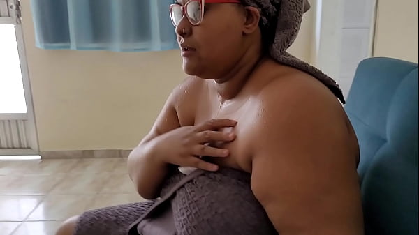 L'insegnante viene inculata e geme per il suo studente