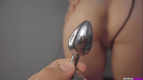 Cum en el culo grueso de la novia de mi amigo a lo perrito y abre sus piernas