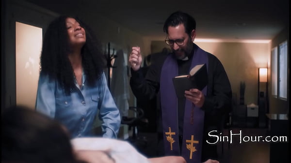 Schöner Teenager zieht asiatische_Frau aus