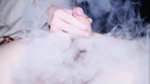 Erektionsring, Rauchen beim Masturbieren, großer Schwanz, neuer Stiefvater-Orgasmus ohne Hände