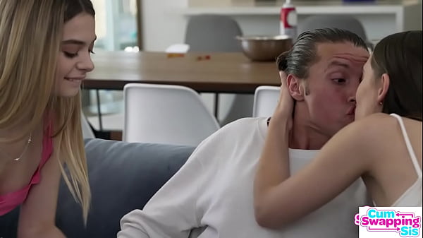 顽皮的莫莉小逗弄继兄，“你真的不知道什么是婴儿观鸟吗？” - S2:E5