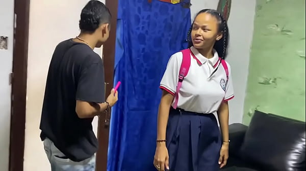 HO FATTO UNA SUPER SCOPATA ALLA MIA VICINA IN CASA SUA PERCHÉ SUO MARITO NON C'È