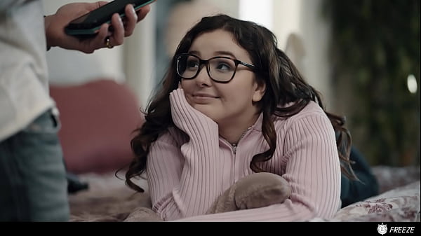 Buff Step Daddy đóng băng con gái riêng hư hỏng để mang lại cho cô ấy cực khoái cả đời