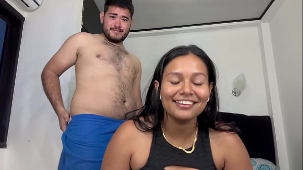 Das Make-up-Tutorial geht schief und am Ende habe ich Sperma im Mund