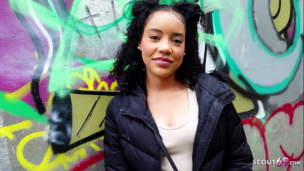 SCOUT TEDESCO - La piccola ragazza PAWG marrone Dilara Baby viene scopata violentemente al primo appuntamento