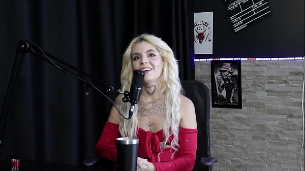 Una actriz porno se asustó cuando tuvo un prolapso anal y todos los actores usan inyecciones en sus pollas para ponerse duras - Kyra Sex (SHEER/RED)