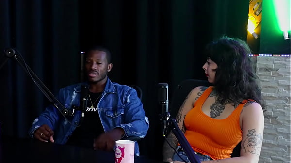 Schöner Teenager performt exotisch