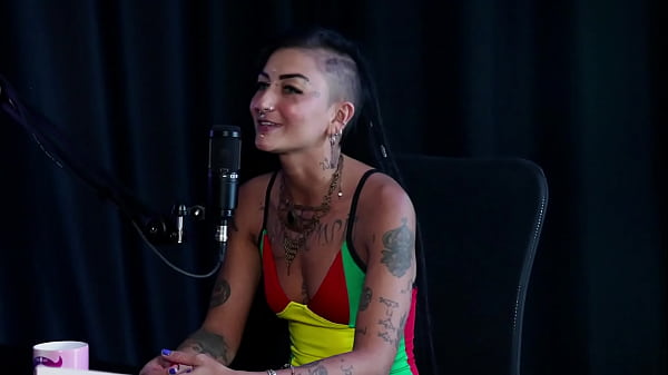 Ha iniziato a vendere confezioni, fin da piccolo gli piaceva mostrare il suo corpo, si identifica come pansessuale e quando doveva dominare... - Caroleta Roots &amp_ Bruna Carlos (SHEER/RED)