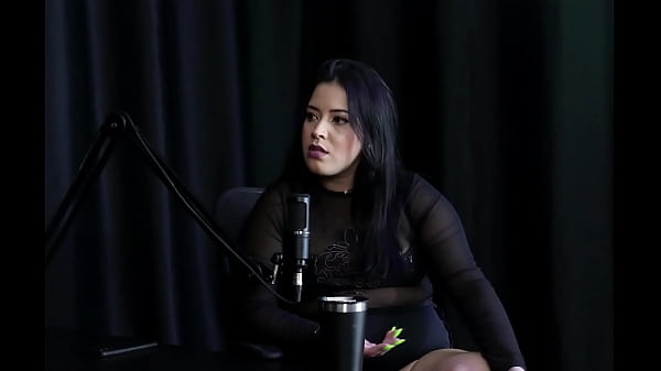 Ha un culo di 128 cm, è bisessuale ma non tutte le donne lo attraggono, e il suo gusto in fatto di uomini è che ha un grosso cazzo - Pri Melancia (SHEER/RED)