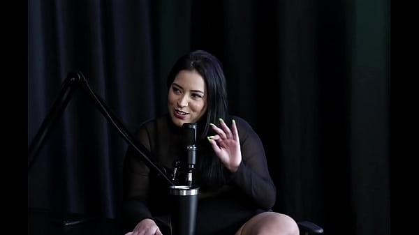 La mère respecte ce qu'elle fait, au début elle a fait des valeurs intéressantes avec des photos de chatte, et la carotte... - Pri Melancia (SHEER/RED)