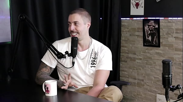 Hot Teen Girl poses in sexy