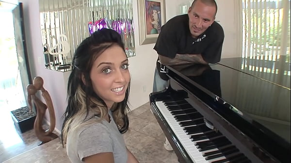 Belle-fille veut avoir du sperme dans la bouche - (Stephanie Kane)