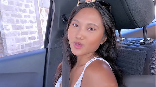 Würdest du mich ohne Kondom ficken, damit dein ganzes Sperma in meiner Muschi bleibt?