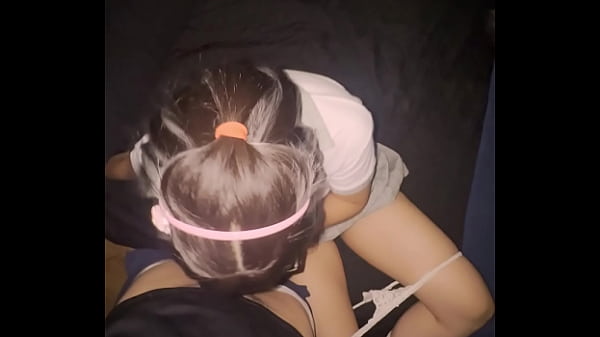 Scolara! È timida ma dopo la lezione mi mangia tutto il cazzo!! La persona più studiosa nella stanza! video casalingo