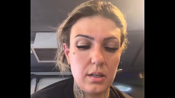 मैं अपनी सेक्सीशॉप किटी पोशाक पहनकर जिम में प्रशिक्षण लेने गयी! वाह, मैं बहुत कामुक थी, किसी मैरोम्बेइरो के लिए मेरी दूध से भरी चूची को पकड़ना दुखद था!