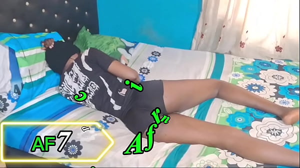 Entré a la habitación de la linda hija de mi jefe y la follé tan fuerte