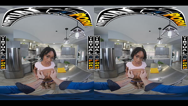 PORNO VIRTUELLE - La coquine Mila Anders est prête à tout pour vous convaincre de changer sa mauvaise note