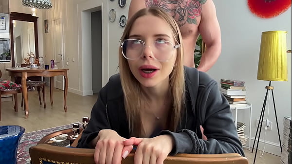 Ihre Jeans waren zerrissen, also habe ich sie gefickt