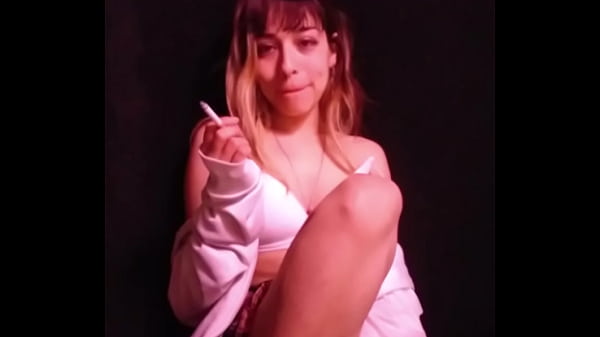 Bonneyuwu - 10:48 fumando un puchito