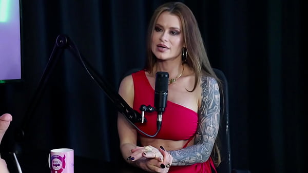 Estuvo diez años en la policía militar, es abogado y el fetiche de su cliente era pagar todas sus facturas - Tati Weg (SHEER/RED)