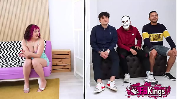 Il giovane Mei può anche prendere 3 ragazzi alle prime armi. Sta per dargli una lezione!