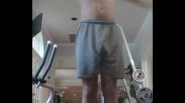 Regardez une jolie vidéo d'entraînement pour adolescents