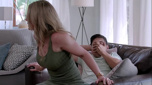 Dans la sellette Cory Chase, Max Fills