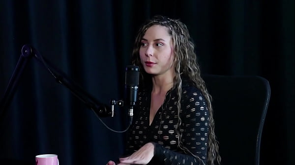 Ella siempre fue la oveja negra de la familia, le gustaba salir con hombres mayores, tenía fetiches extraños y la escena le gustaba... - Jujube Del&lí_cia (SHEER/RED)