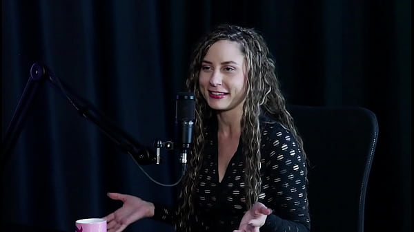 Er nutzte die Aktfotos, um Geld zu verdienen, machte ein Foto von sich selbst, wie er mit einer Banane masturbiert, und bietet gerne Dienstleistungen an, aber... – Jujube Del&iacute_cia (SHEER/RED)