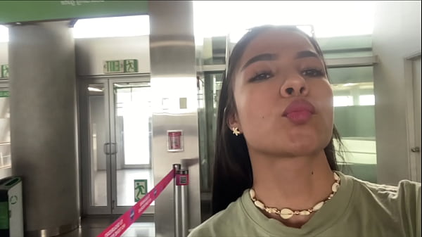 Pasajero a Bordo se masturba con CREMA en el BAÑO del AVI&Oacute_N