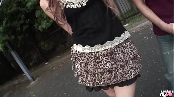 Heiße asiatische Schlampe Sarina Tsubaki wird abgeholt und gefickt