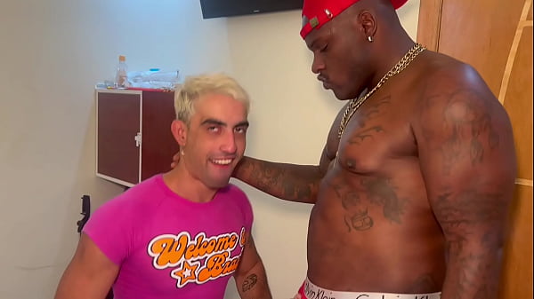 美国天才黑人他妈的女性化的家伙的屁股