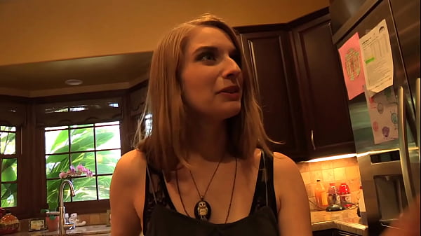 Heiße sexy Teenie tritt auf - lesbisch