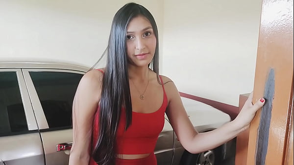 una vicina molto sexy viene a prendere un caffè e si fa scopare dal suo vicino