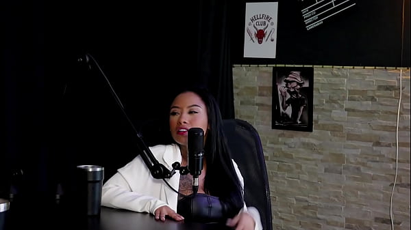 Anh ấy muốn làm chuyện đó với một người chuyển giới, anh ấy ngồi trên cặc của mình và nghĩ về một cái lồn, anh ấy tiết lộ những gì một người đàn ông cần có - Paulistinha (SHEER/RED)