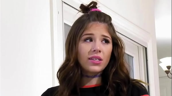 L'utile Alex Legend insegna alla sua figliastra Pawg Isabel Moon Anal per la prima volta - Film completo su FreeTaboo.Net