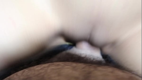 Erstaunlich heißer Teenie zeigt sich