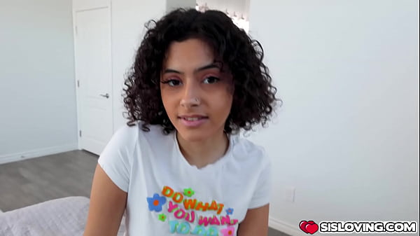 Atemberaubende Strips junger Mädchen