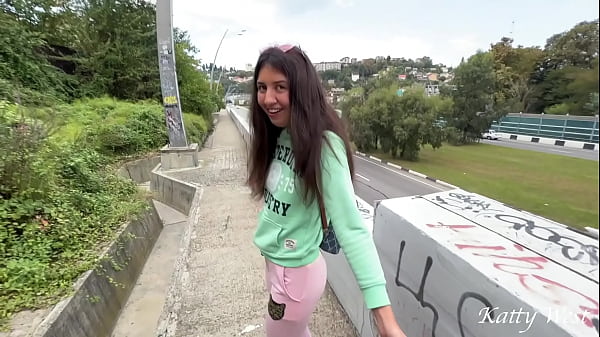 Xe đón công cộng - đưa người đẹp vào bụi rậm và ngỏ lời quan hệ tình dục