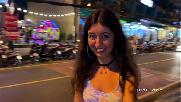 पूरी रात एनल बेबी की चुदाई की, जिसे मैंने पब्लिक बीच बार में उठाया