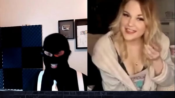 Verspieltes Teenie-Mädchen posiert in cam_porn