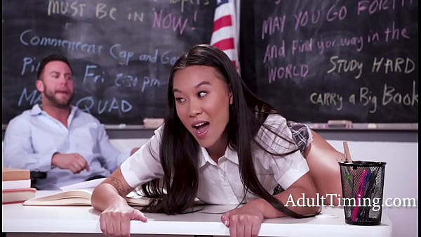 Pose interrazziali dell'adolescente - giocose