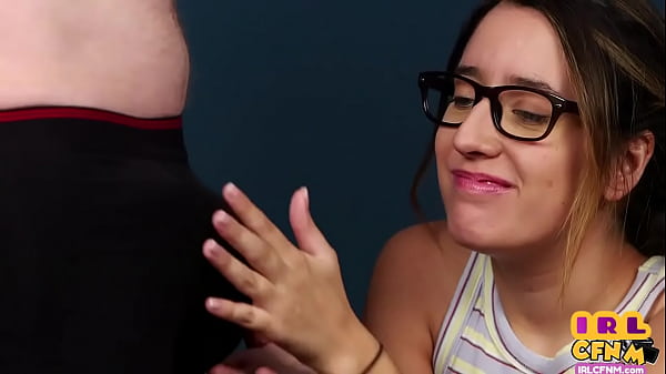 Hot Teen Girl shows off in blowjob