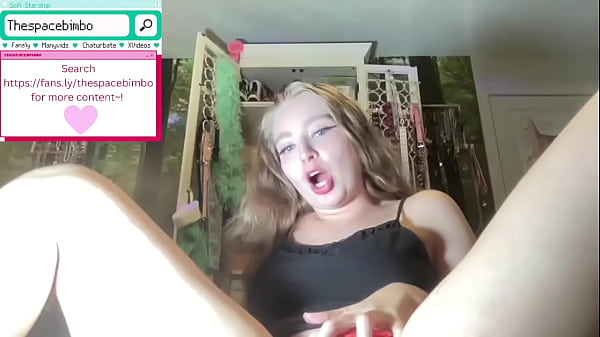 Hübsches Teenie-Mädchen zieht sich in cam_porn aus