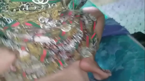 Su marido mira mientras la penetro y la lleno de leche