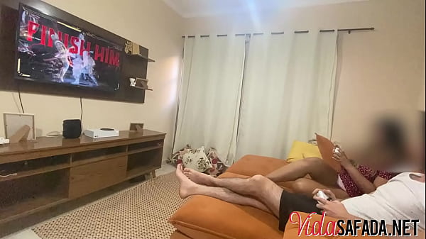 Tôi là Sub-zero và cô ấy là Scorpion. Cô ấy cá là cô ấy sẽ đánh bại tôi, bất chấp những gì tôi muốn.